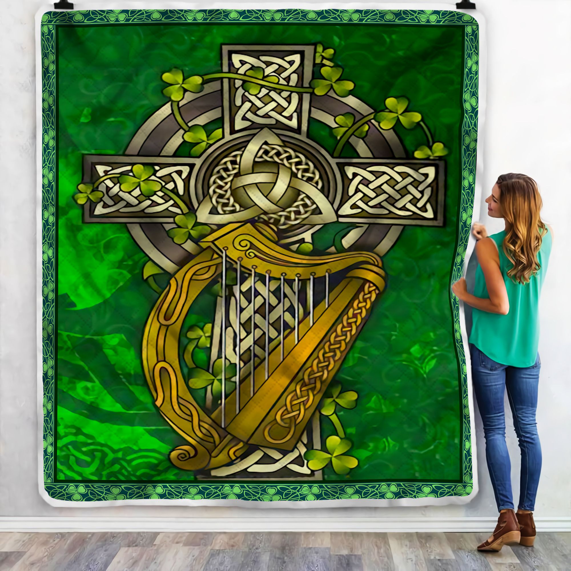 Ireland Coat Of Arms With Shamrock Patterns Fleece Blanket