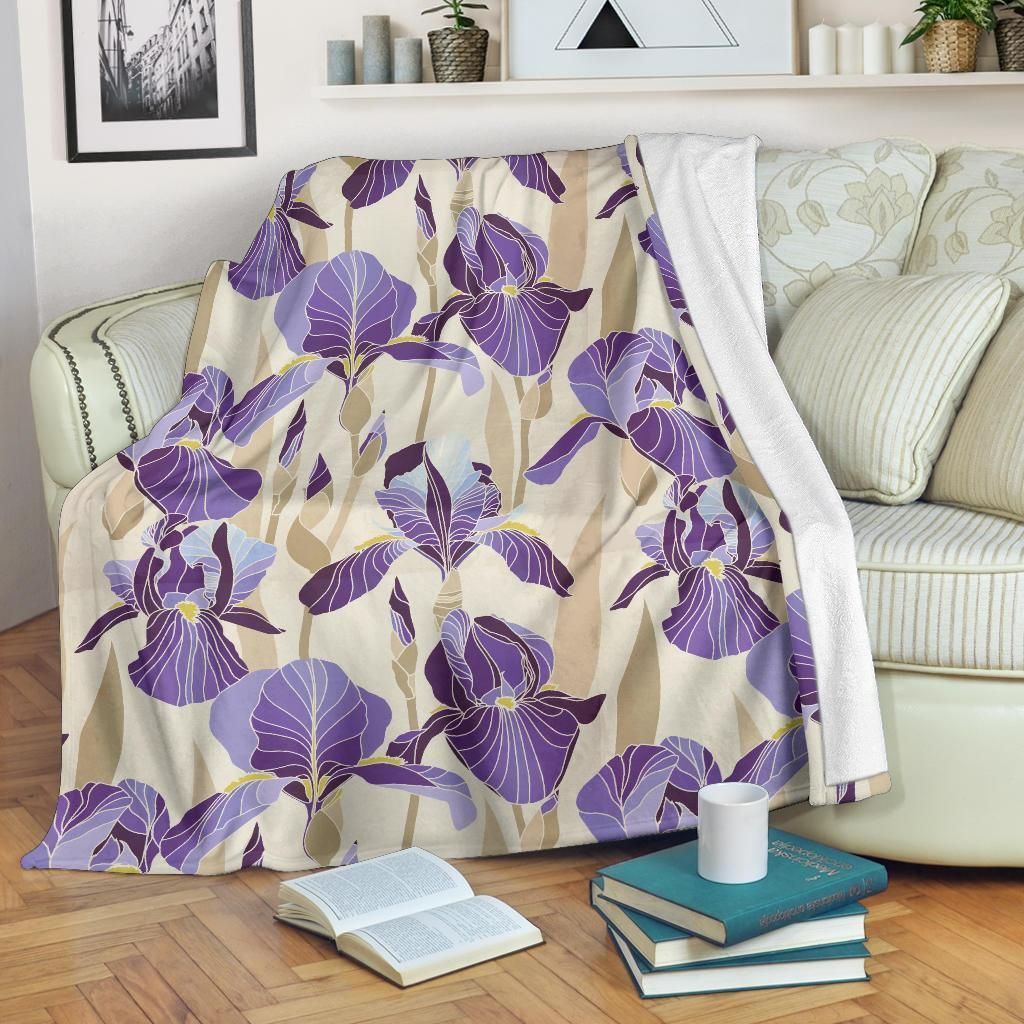 Iris Pattern Purple And White Design Print Fleece Blanket