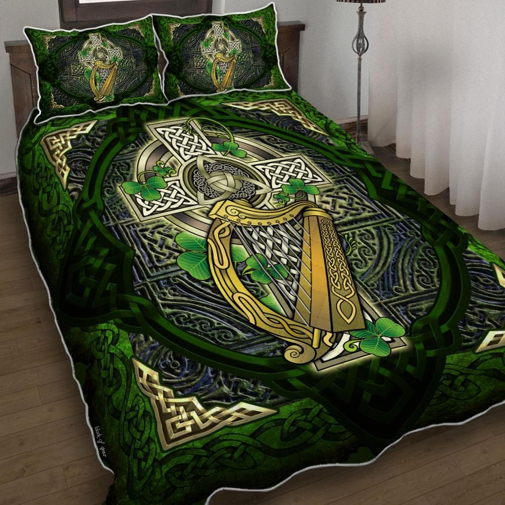 Irish Celtic Cross With Shamrock Bedding Set
