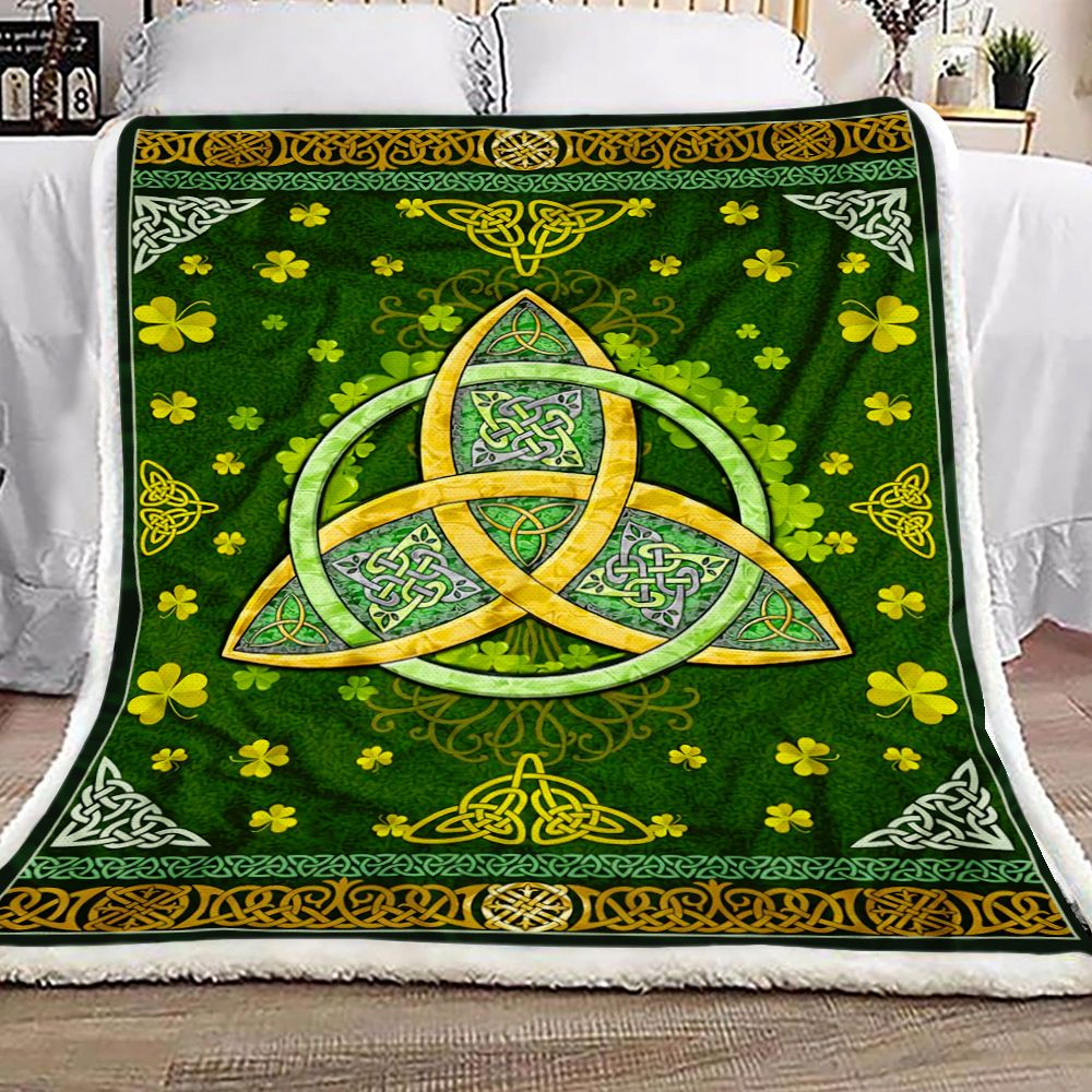 Irish Shamrock With Celtic Fleece Blanket