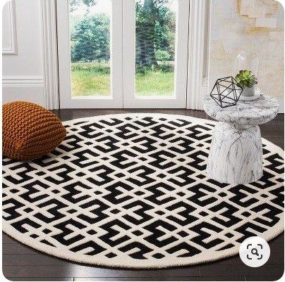 Ivory Geometric Tufted Round Carpet