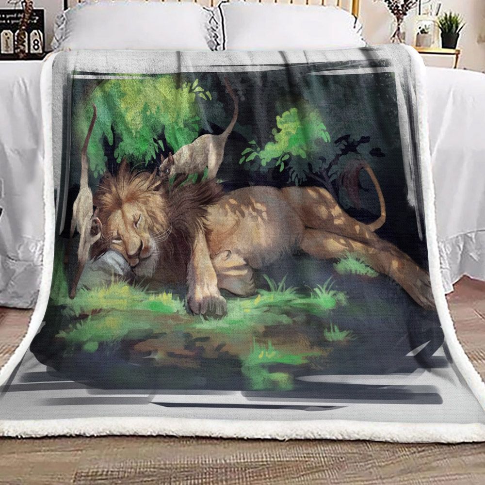 Lazy Lion And Cat Sherpa Fleece Blanket