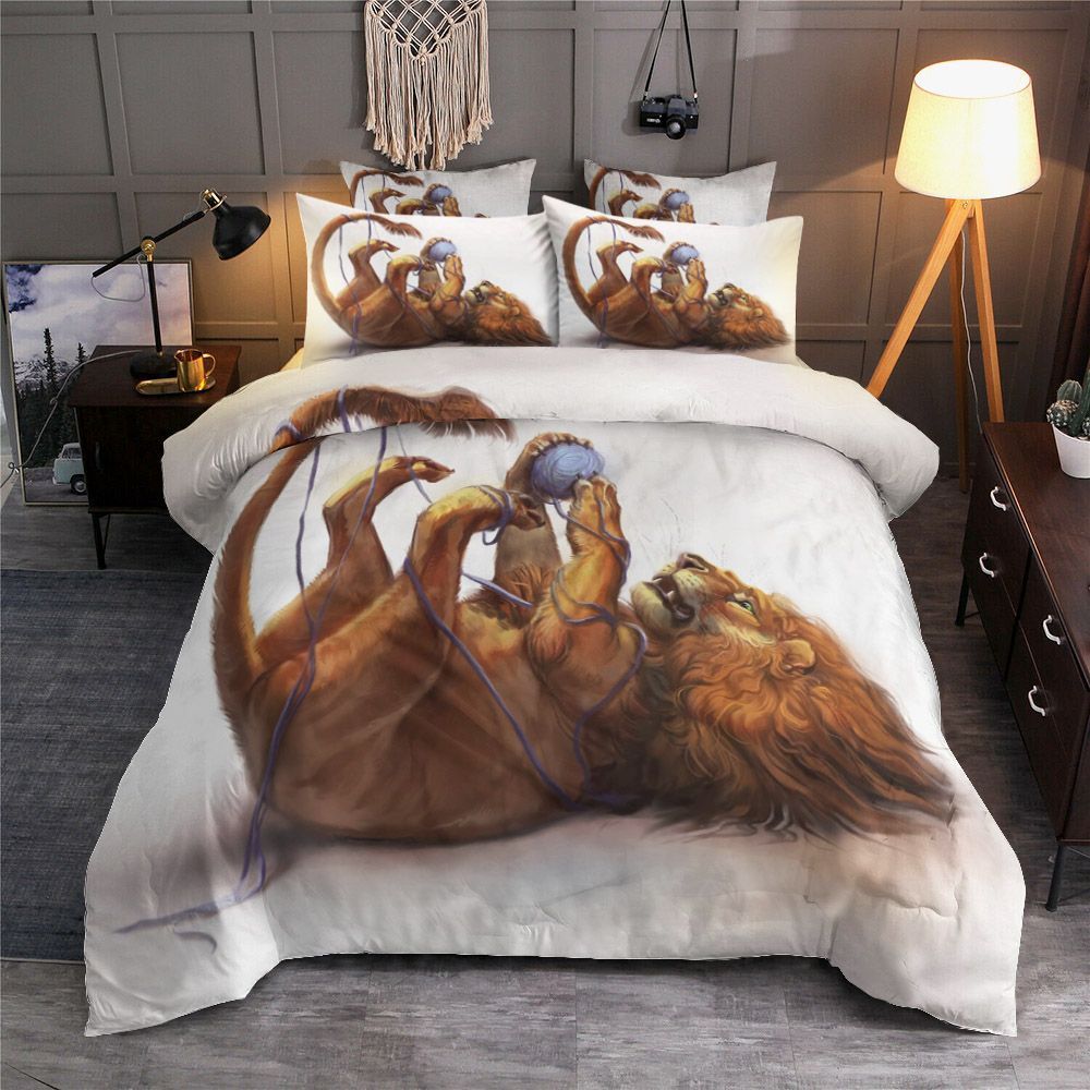 Lion Playing Yarn Ball Bedding Set