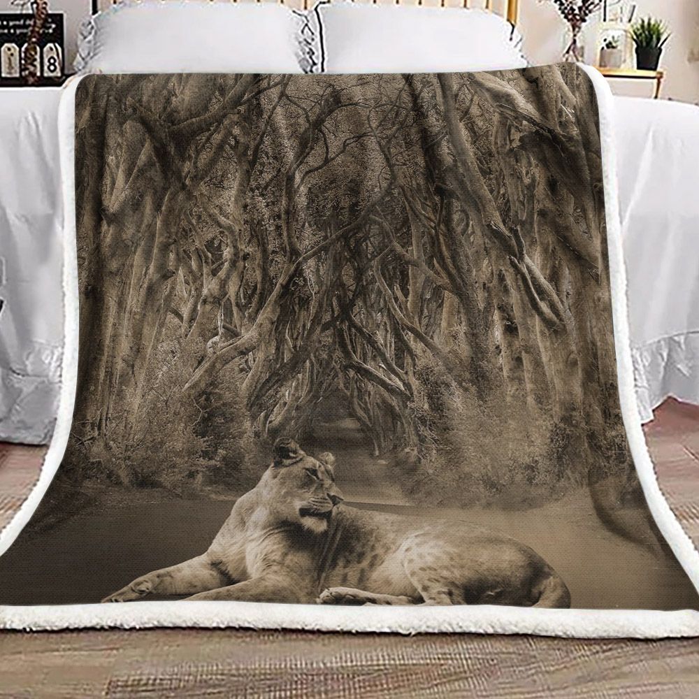 Lion Woodland Sherpa Fleece Blanket