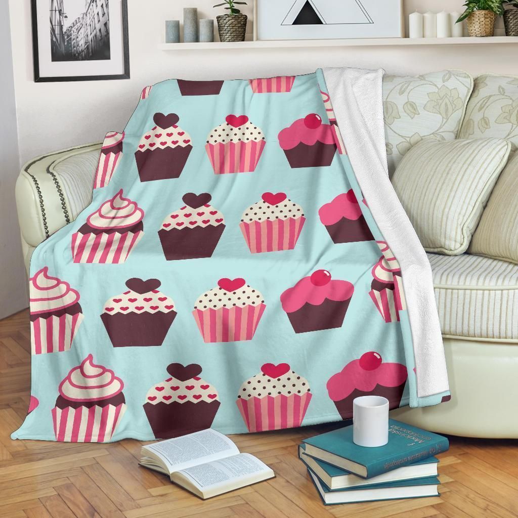 Lovely Cup Cake Print Pattern Fleece Blanket
