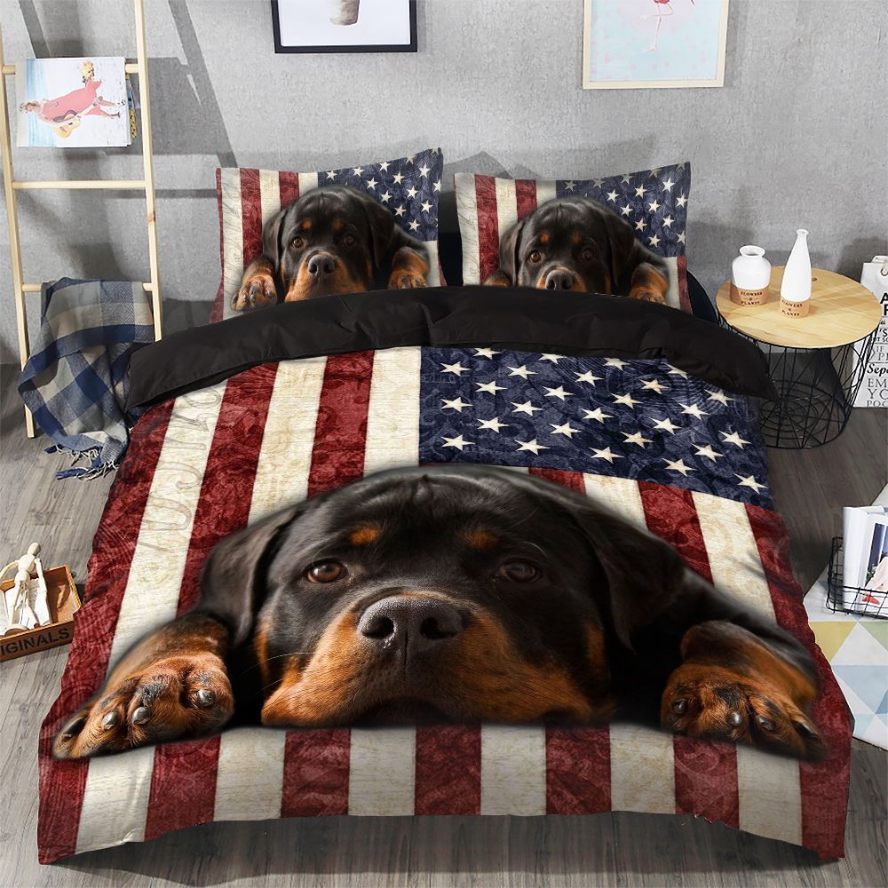 Lovely Rottweiler Lying Bedding Set