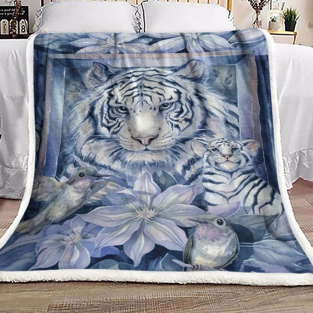 Majestic White Tiger And Hummingbird Sherpa Fleece Blanket