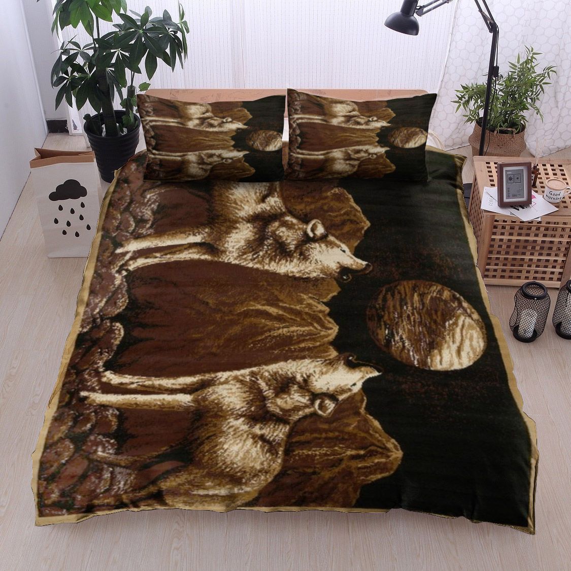 Moon Mountain Wolf Howled Bedding Set