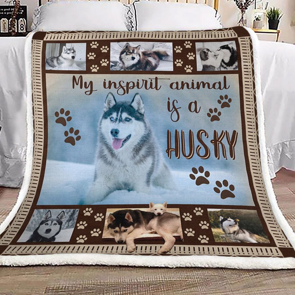 My Inspirit Animal Is A Husky Sherpa Fleece Blanket