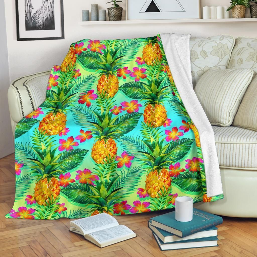 Neon Color Pineapple Pattern Print Design Fleece Blanket