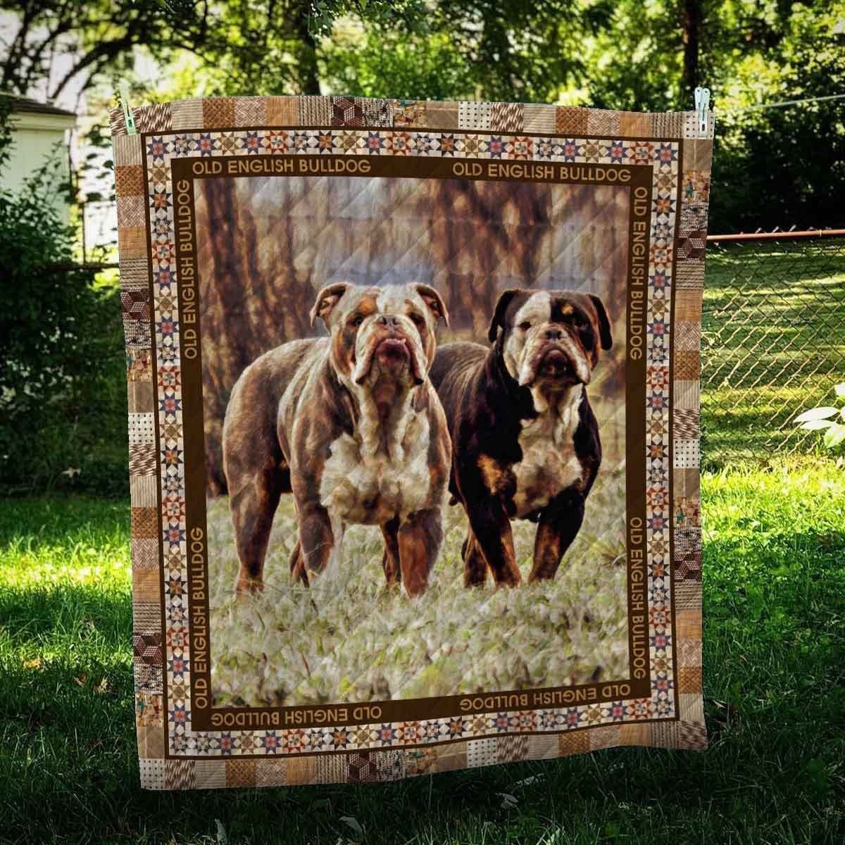 Olde English Bulldogge CL10100194MDQ Quilt Blanket