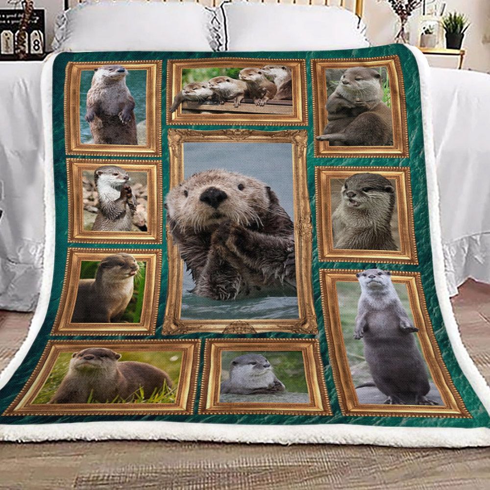 Otter Sherpa Fleece Blanket