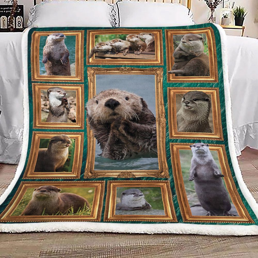 Otter Sherpa Fleece Blanket