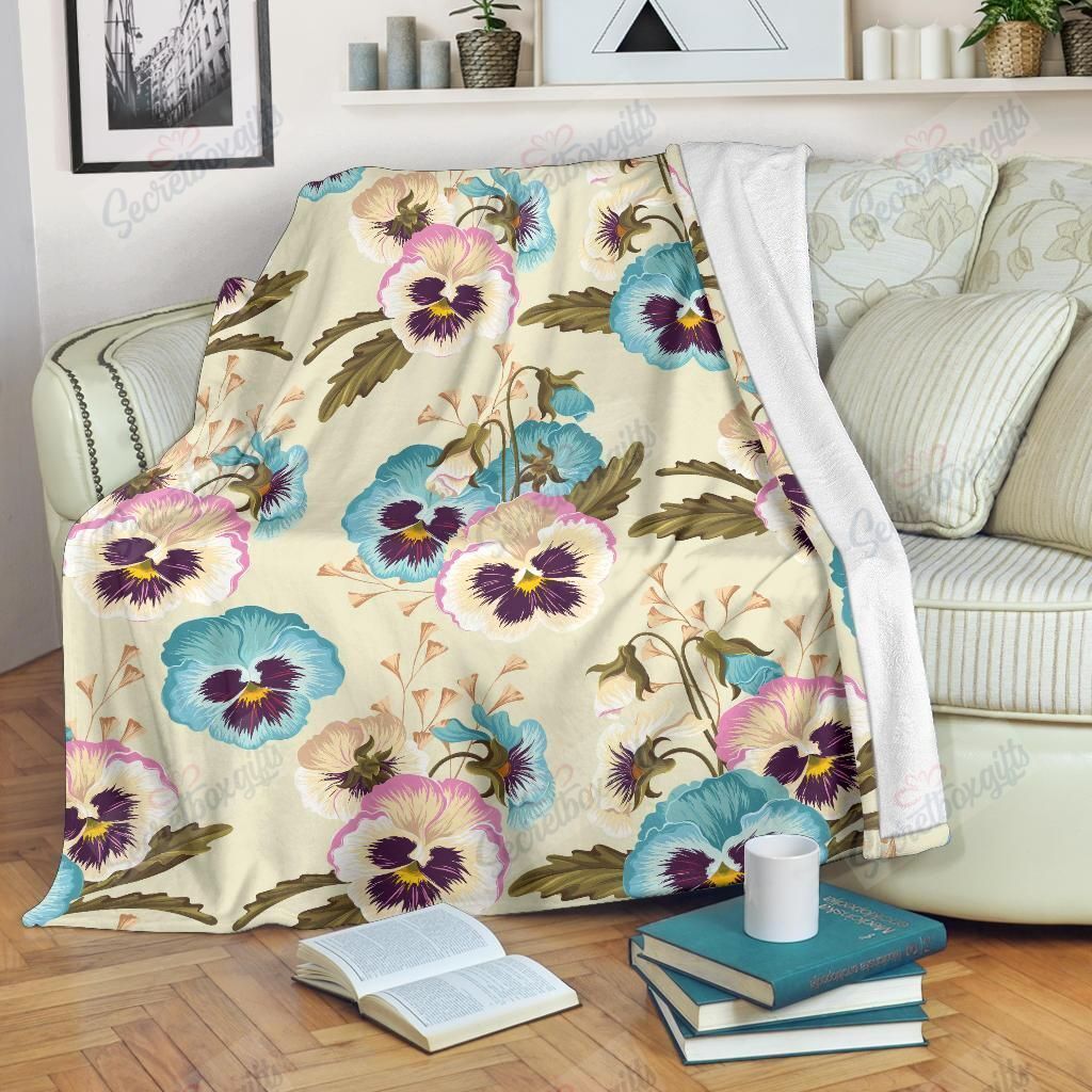 Pansy Pattern Fleece Blanket
