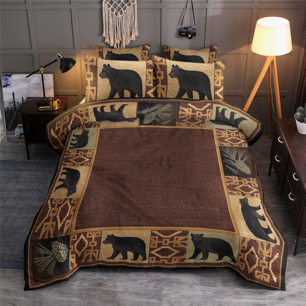 Peaceful Habitat Black Bear Hunting Season Bedding Set