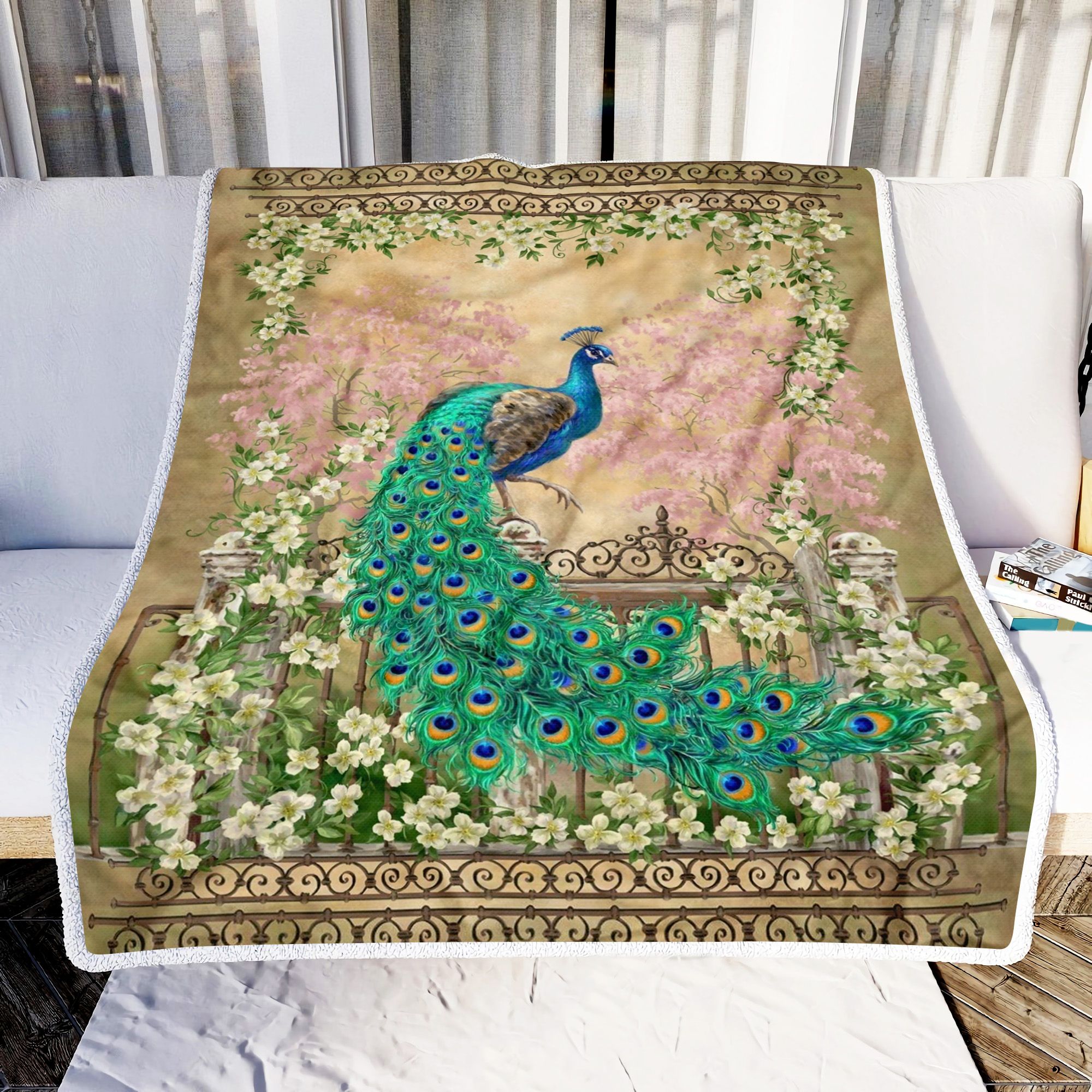 Peacocks Art Vintage Fleece Blanket