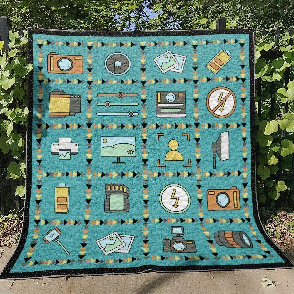 Photograph BT190712B Quilt Blanket