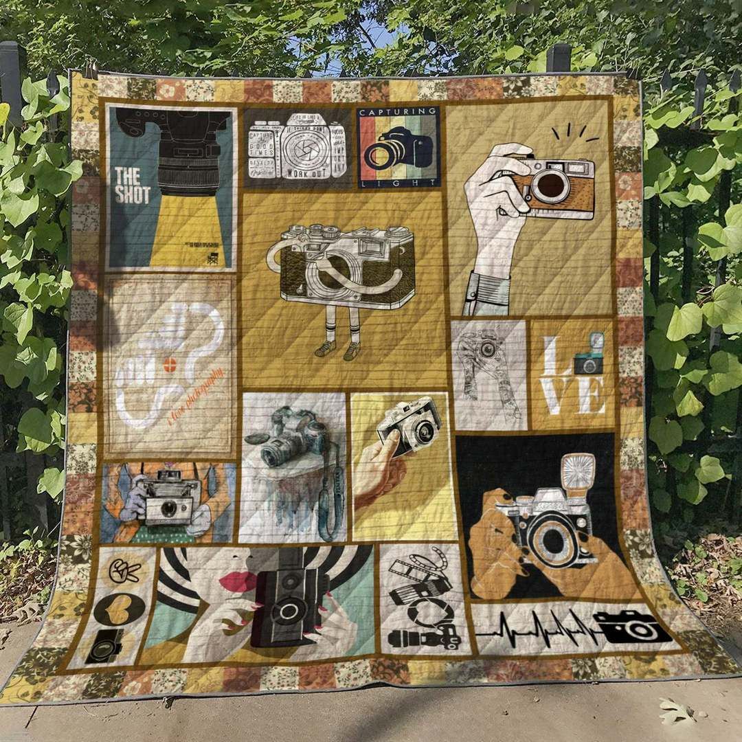 Photographer TN110629 Quilt Blanket