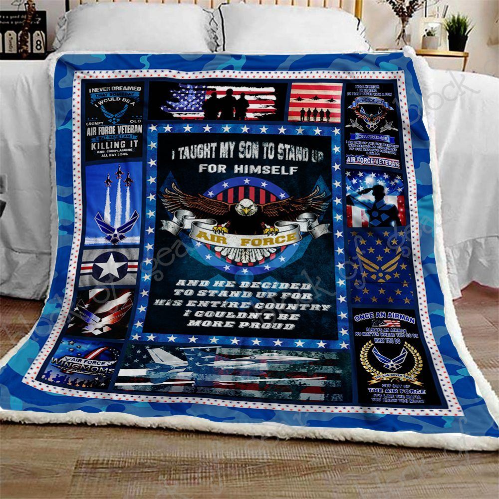 Proud Air Force Mom Sherpa Fleece Blanket