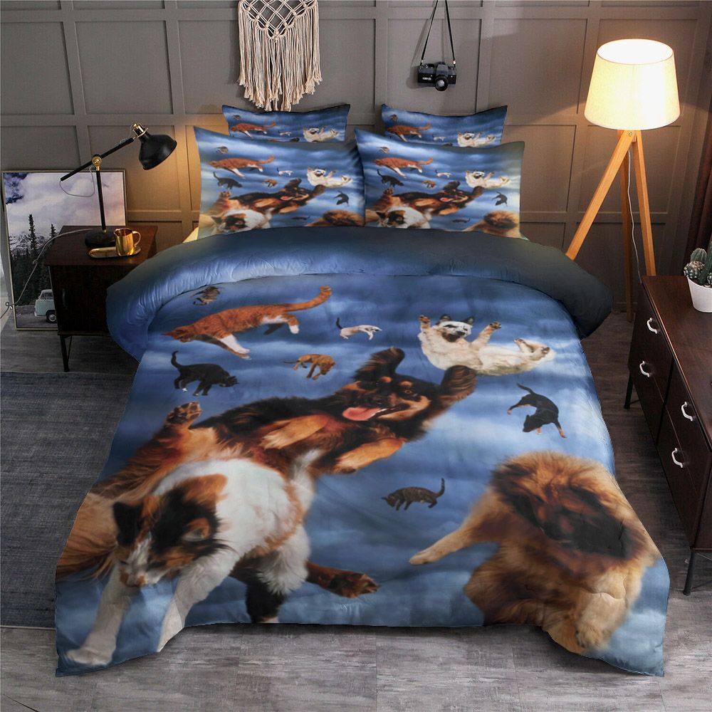 Raining Cats And Dogs Bedding Set