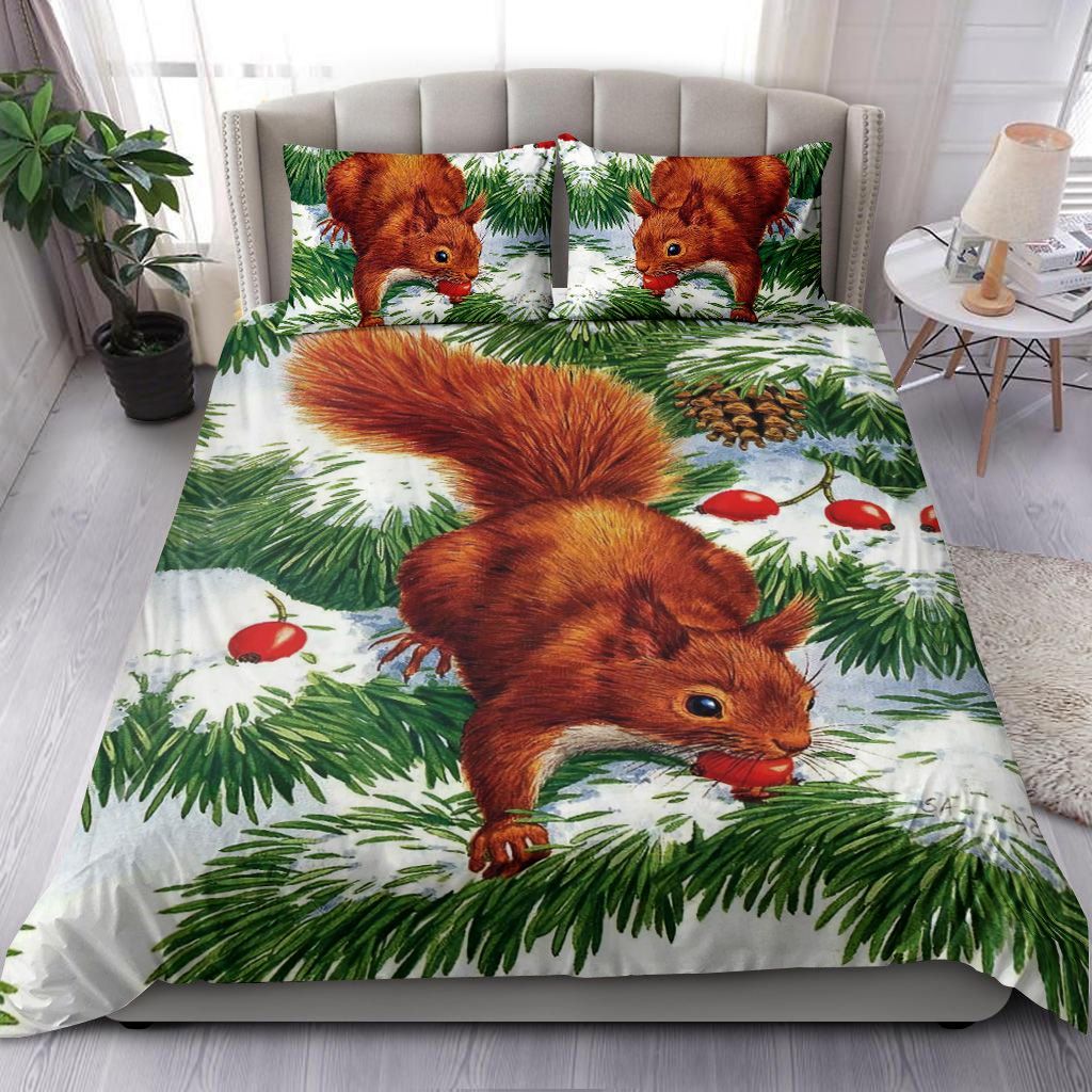 Red Squirrel On Pine Tree Bedding Set