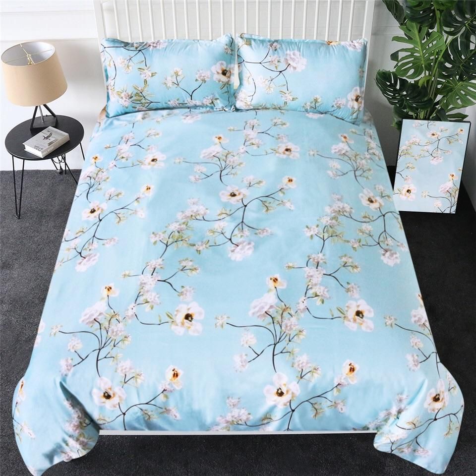 Reversible White Flowers Bedding Set