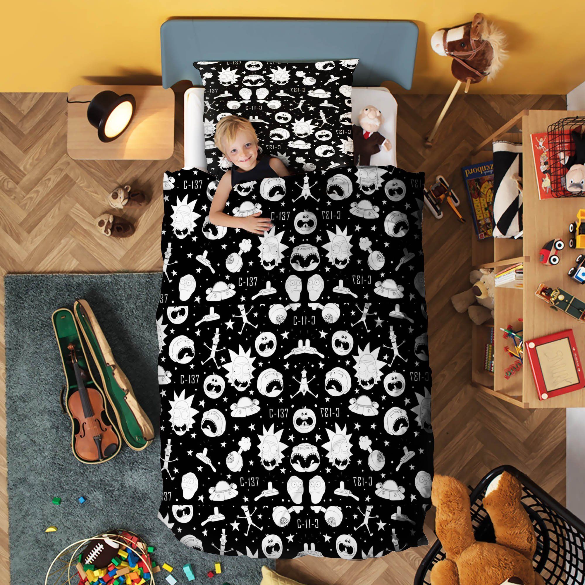 Rick And Morty Black And White Head Pattern Bedding Set