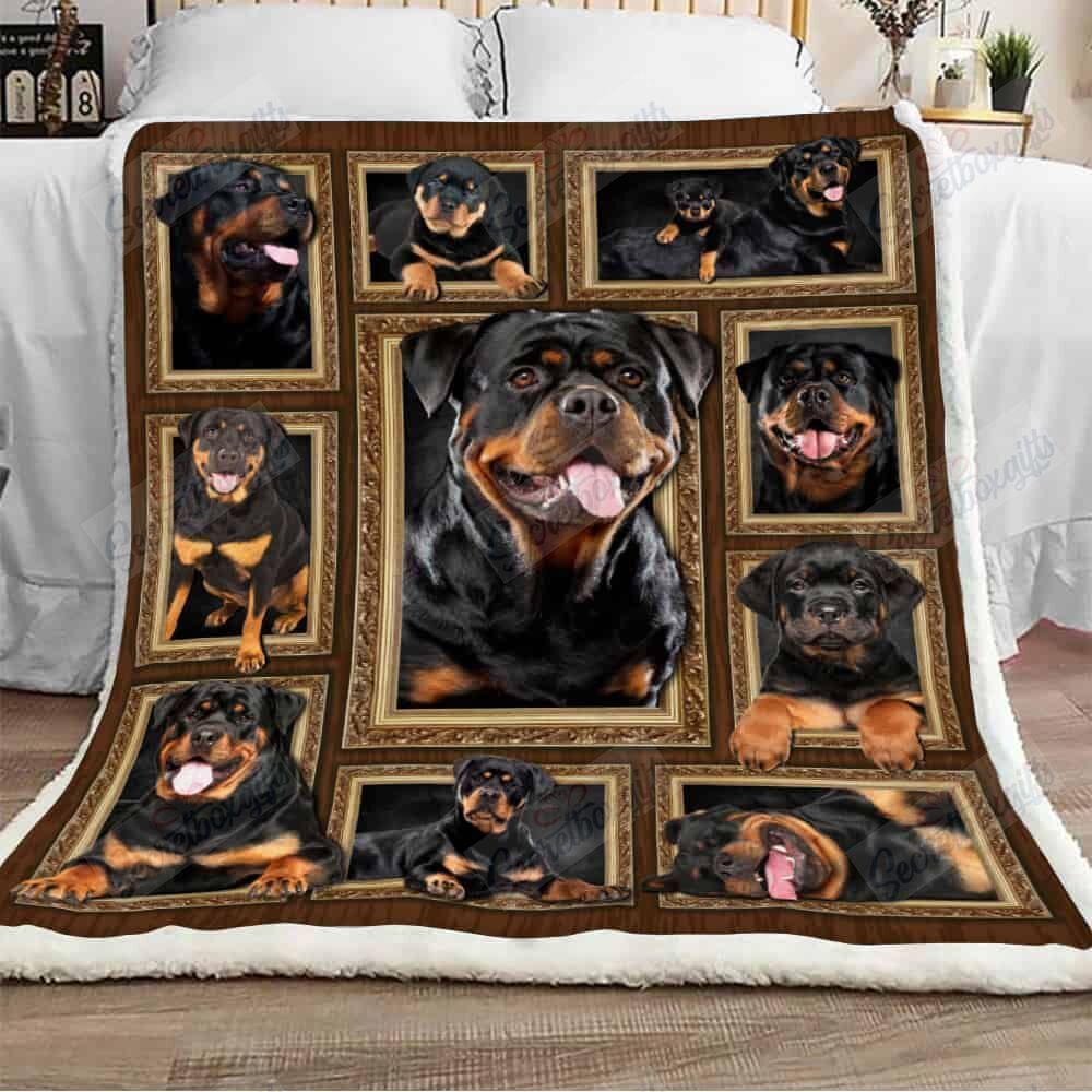 Rottweiler Dog Fleece Blanket