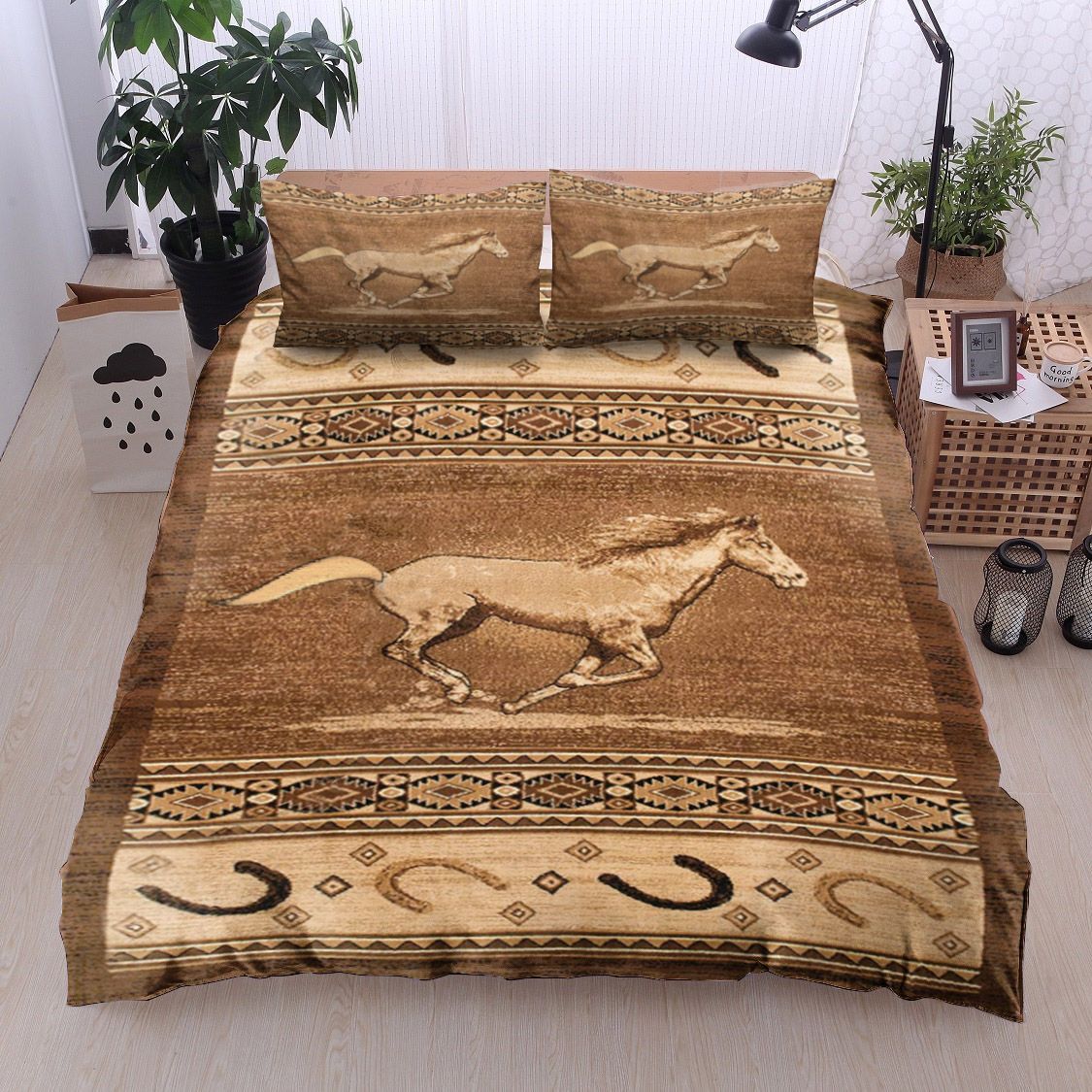 Running Horse Horseshoes Bedding Set