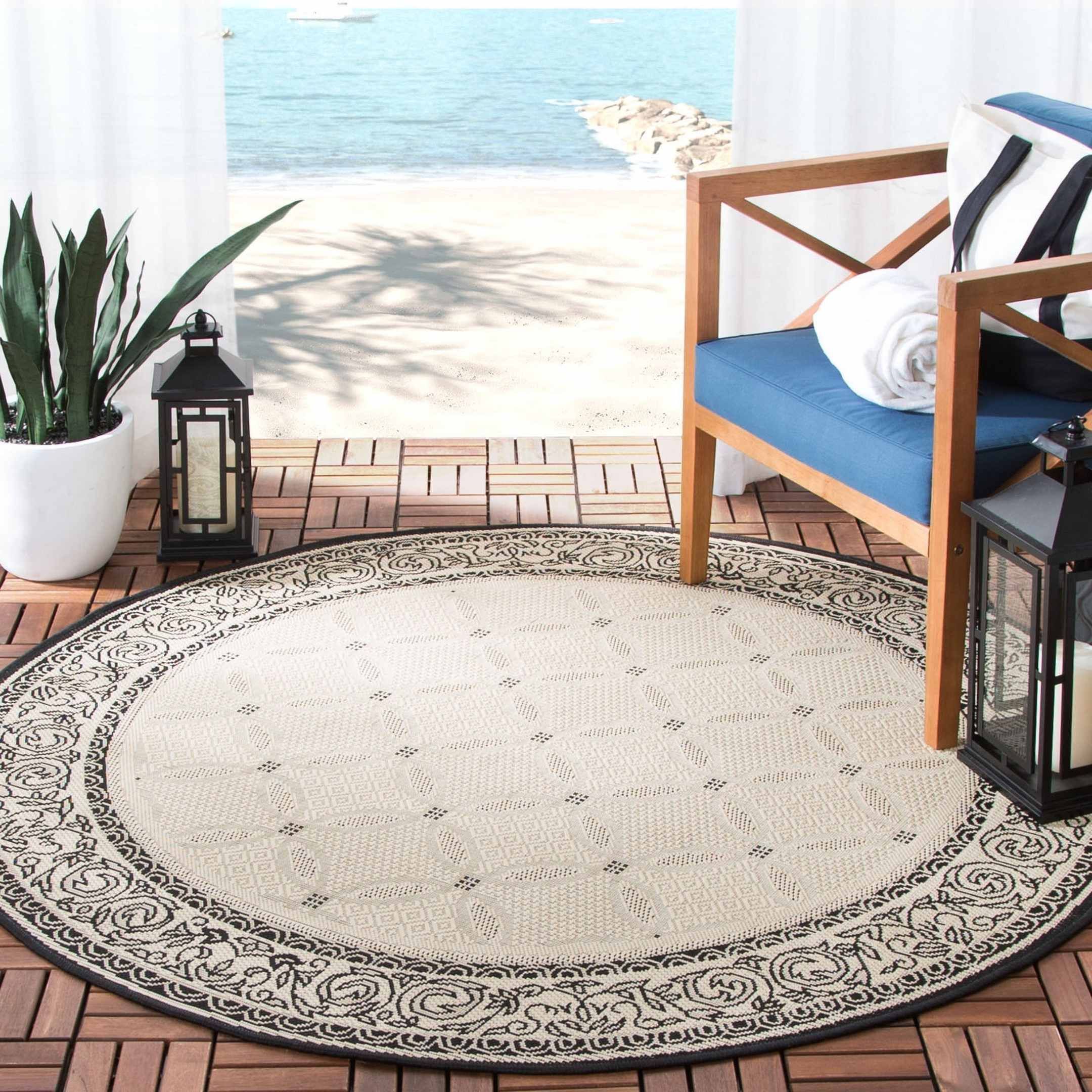 Safavieh Courtyard Laurene Round Carpet