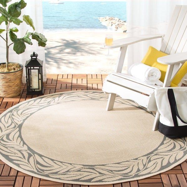 Safavieh Courtyard Marilynn Round Carpet