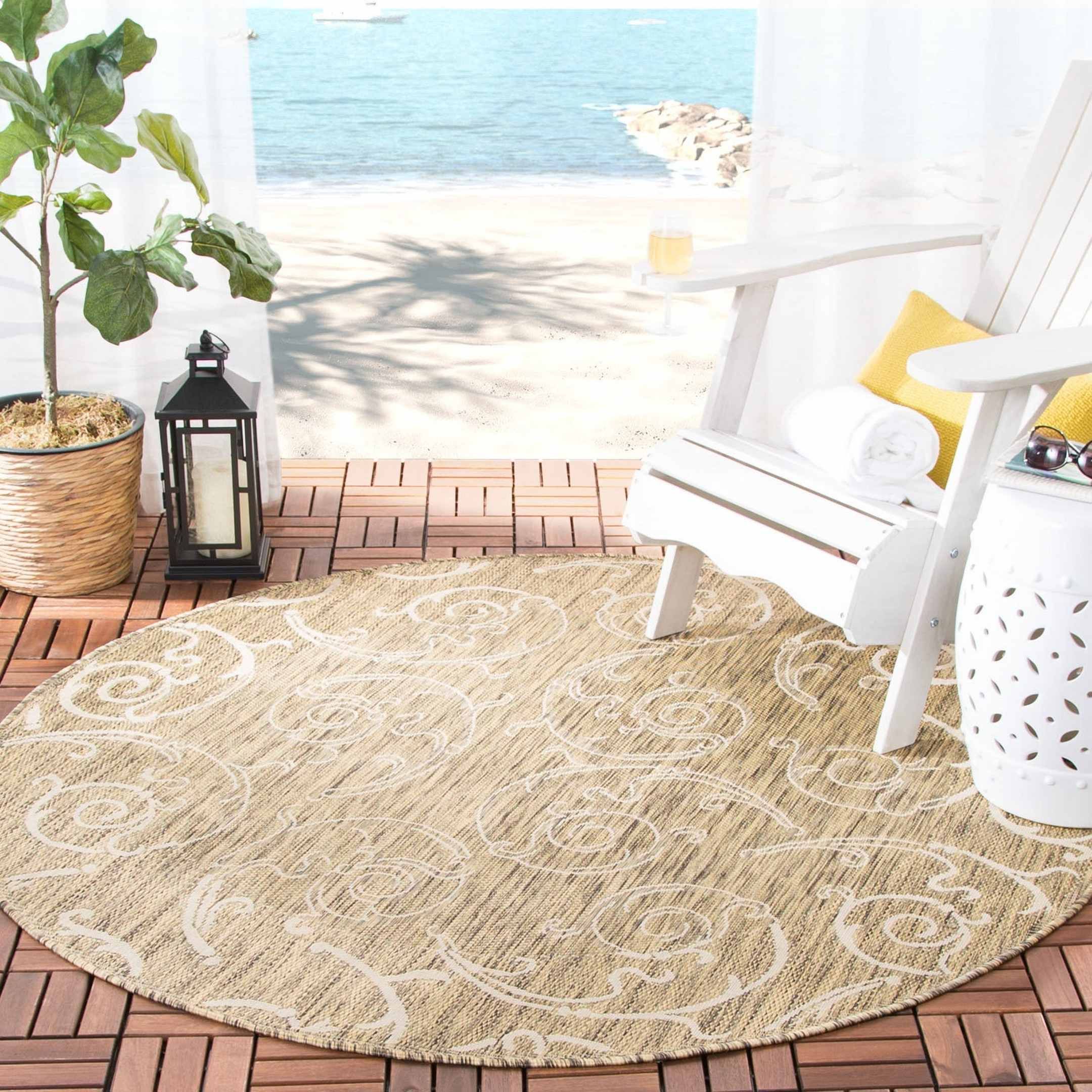 Safavieh Courtyard Marlys Round Carpet