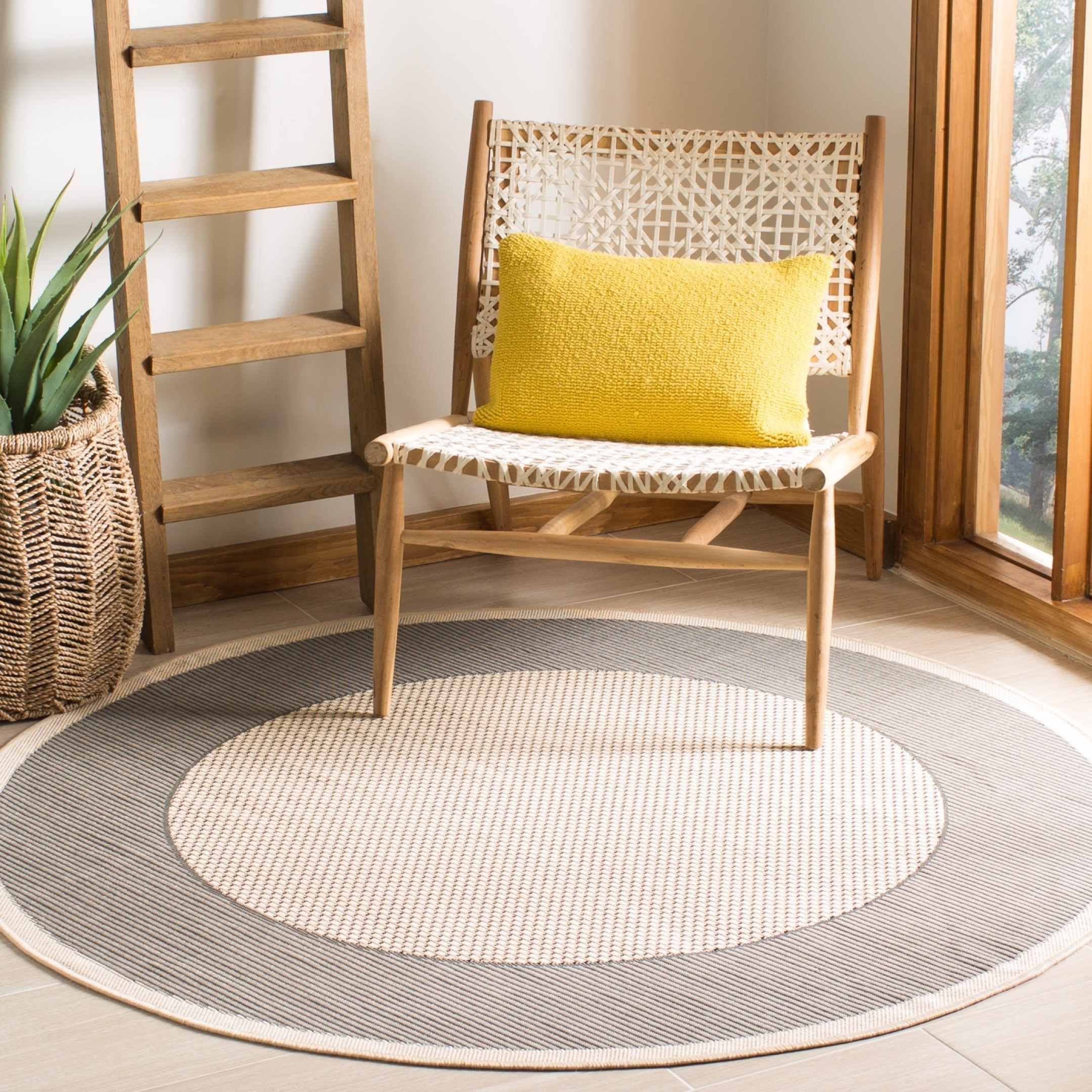 Safavieh Courtyard Sherrie Border Round Carpet
