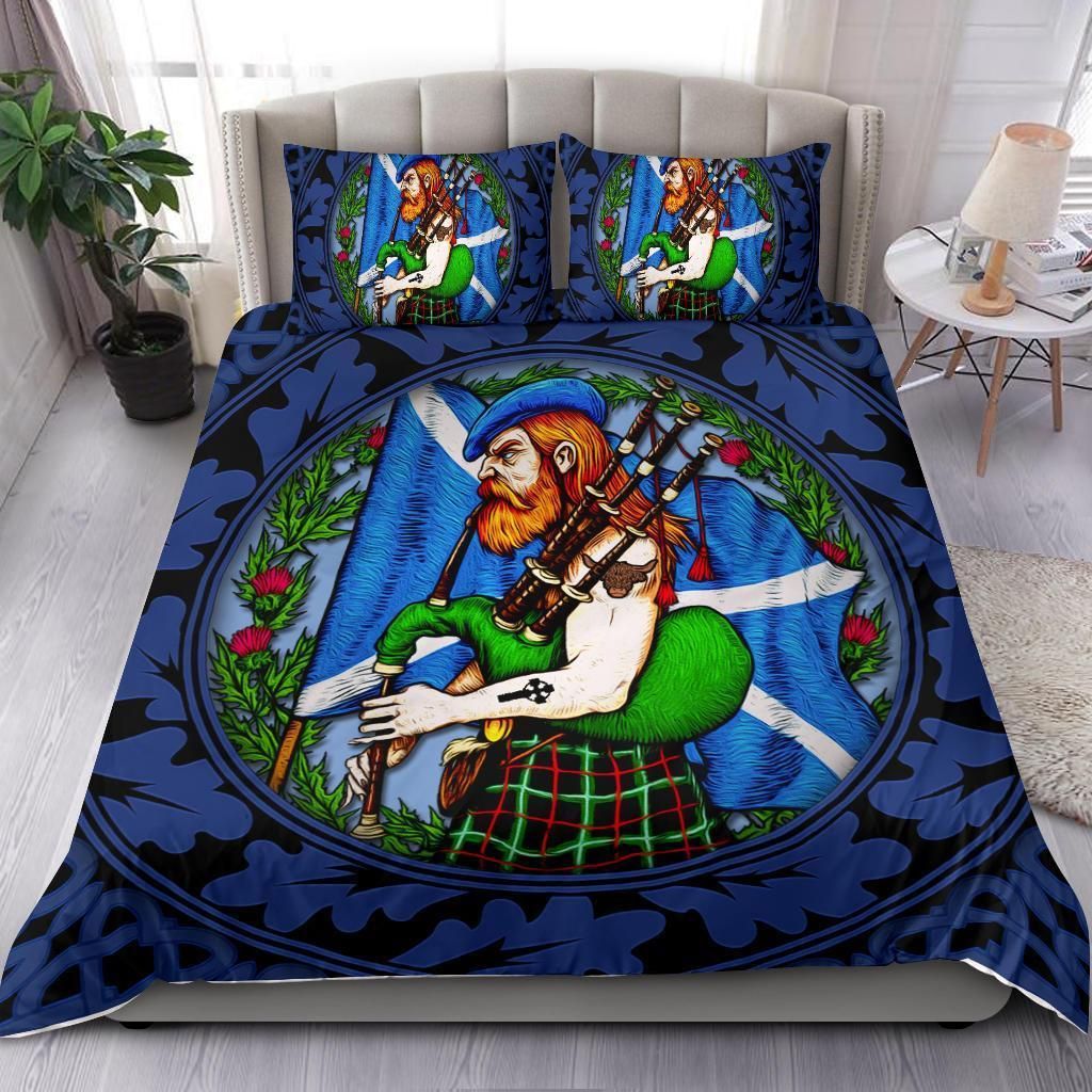 Scotland Highlander Men With Traditional Bagpipes Shamrock St. Patrick’s Day Bedding Set