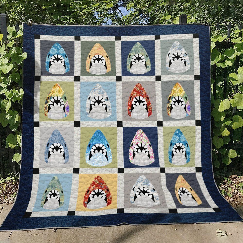 Shark HM160723 Quilt Blanket
