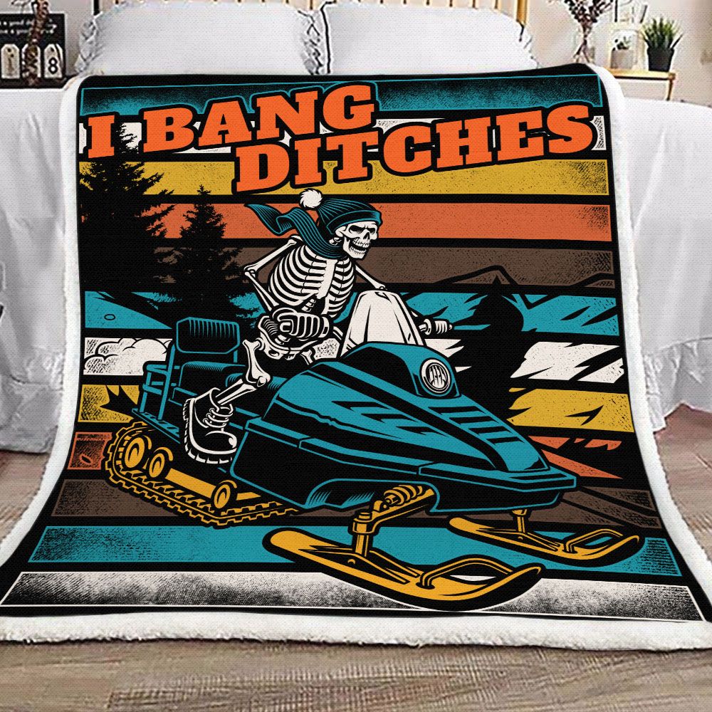 Skull I Bang Ditches Fleece Blanket