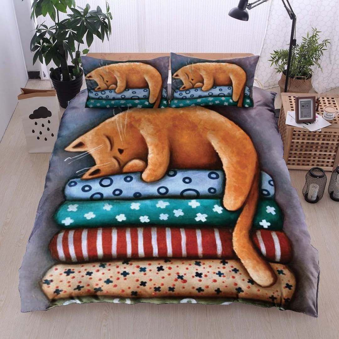 Sleepy Cat On Quilt Bedding Set