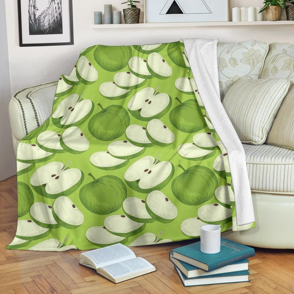 Slice Of Apple Pattern Green Printed Fleece Blanket