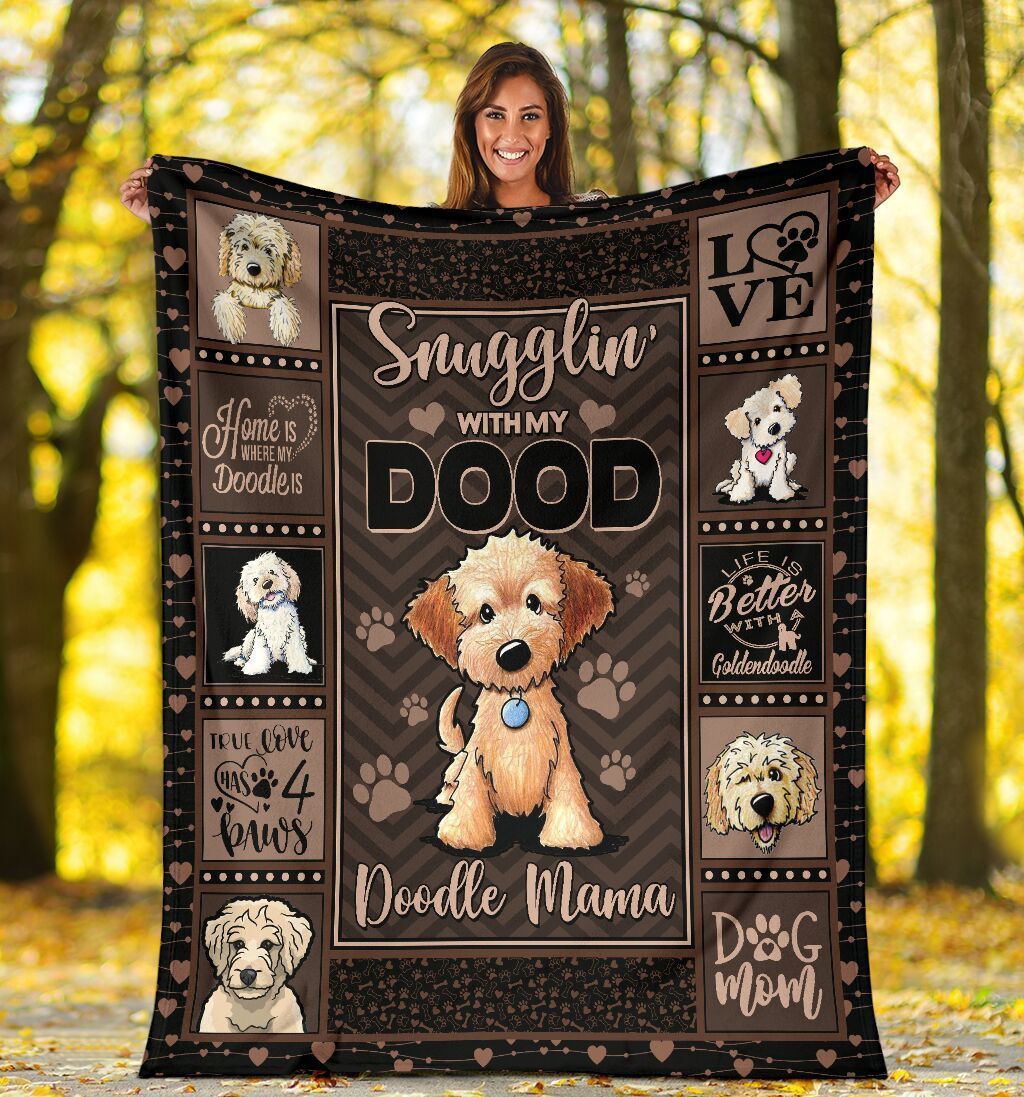 Snugglin’ With My Dood Goldendoodle Mama Dog Fleece Blanket
