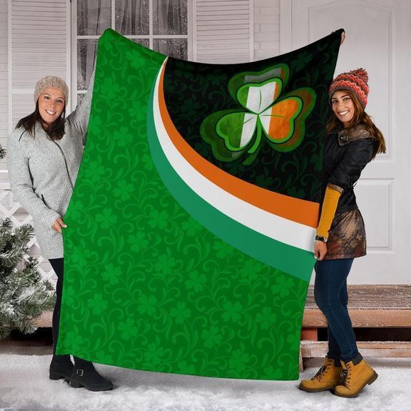 St Patrick’s Day Green Irish Flag With Shamrock Patterns Fleece Blanket