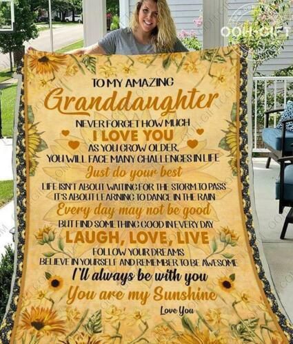 Sunflower To My Amazing Granddaughter Never Forget That I Love You Sherpa Fleece Blanket