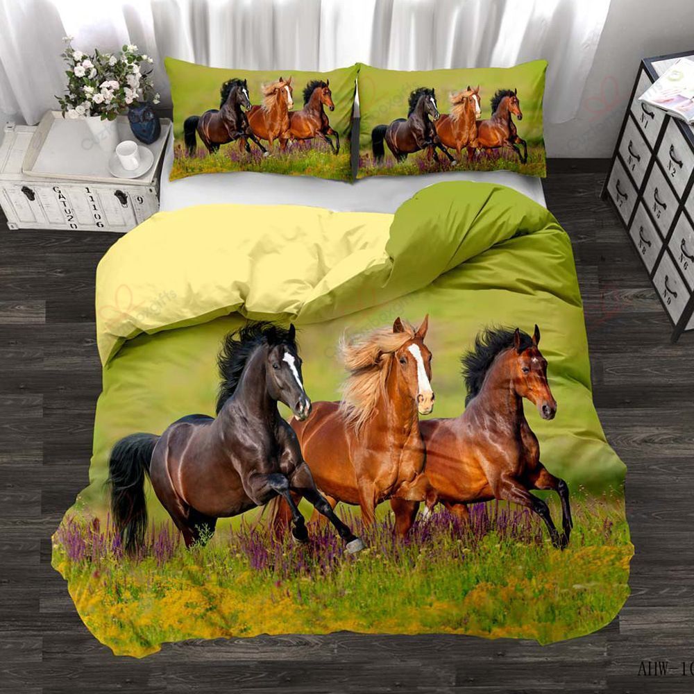 Three Horses Running Bedding Set