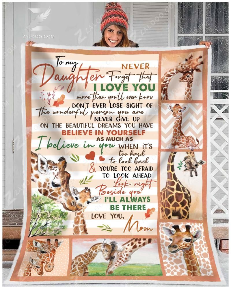 To My Daughter Mom Giraffe Sherpa Fleece Blanket