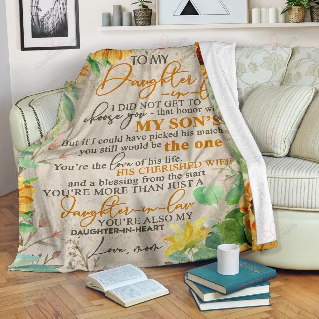 To My Dear Daughter In Law Love Mom Sherpa Fleece Blanket