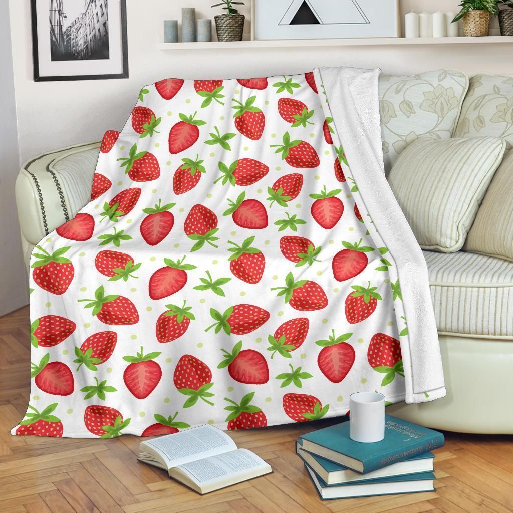 Tropical Fruit Strawberry Pattern Print Design Fleece Blanket