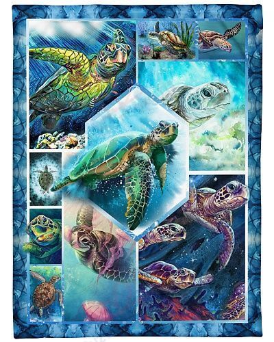 Turtles In Ocean Sherpa Fleece Blanket
