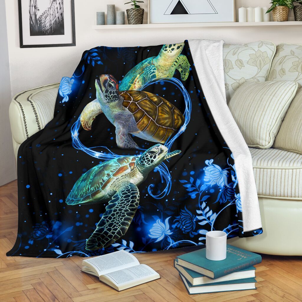 Twinkling Blue Heart Turtle Gift For Turtle Lovers Fleece Blanket Fleece Blanket