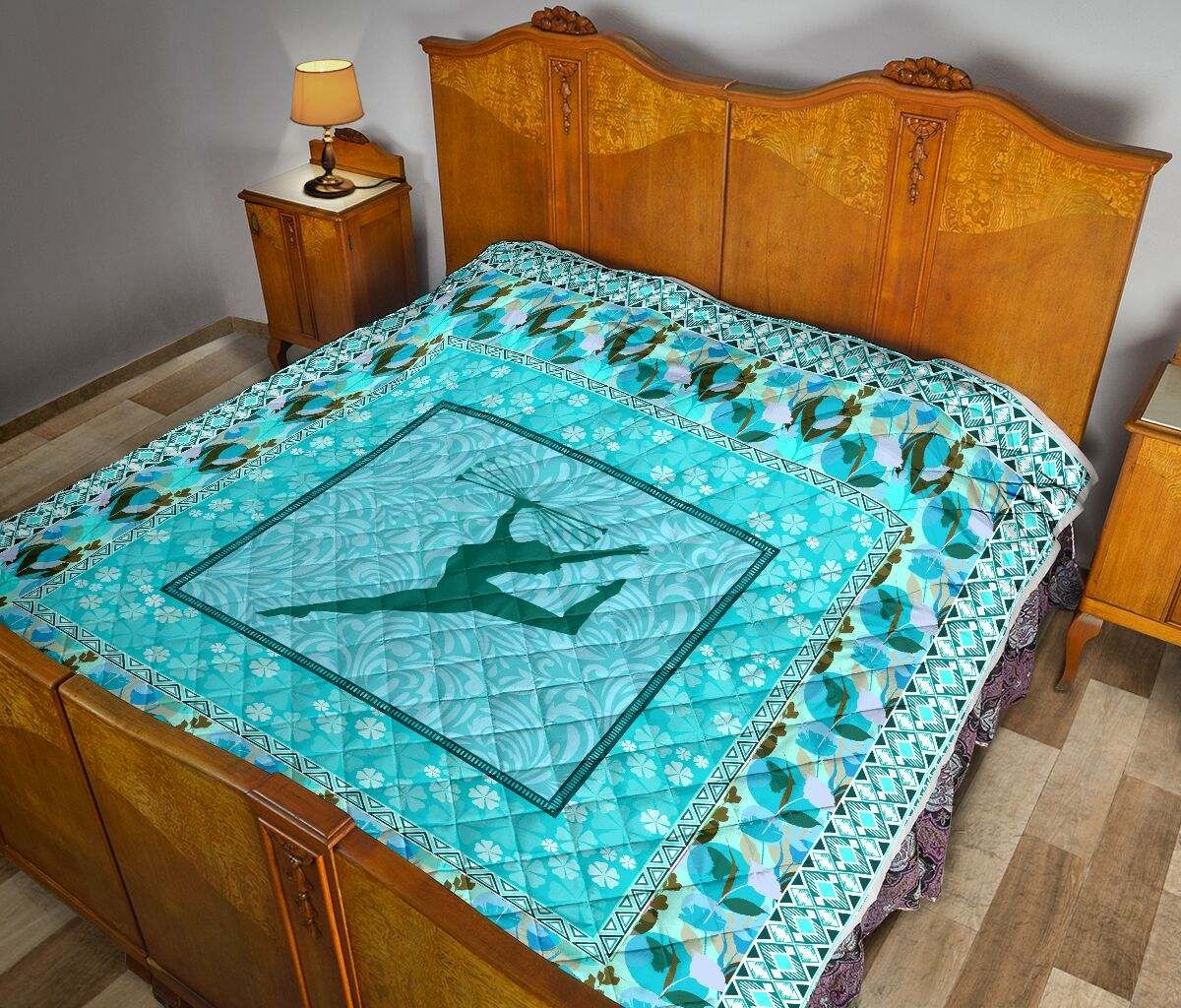 TWIRLING TURQUOISE FLOWER PATTERN QUILT DHC281111004DD