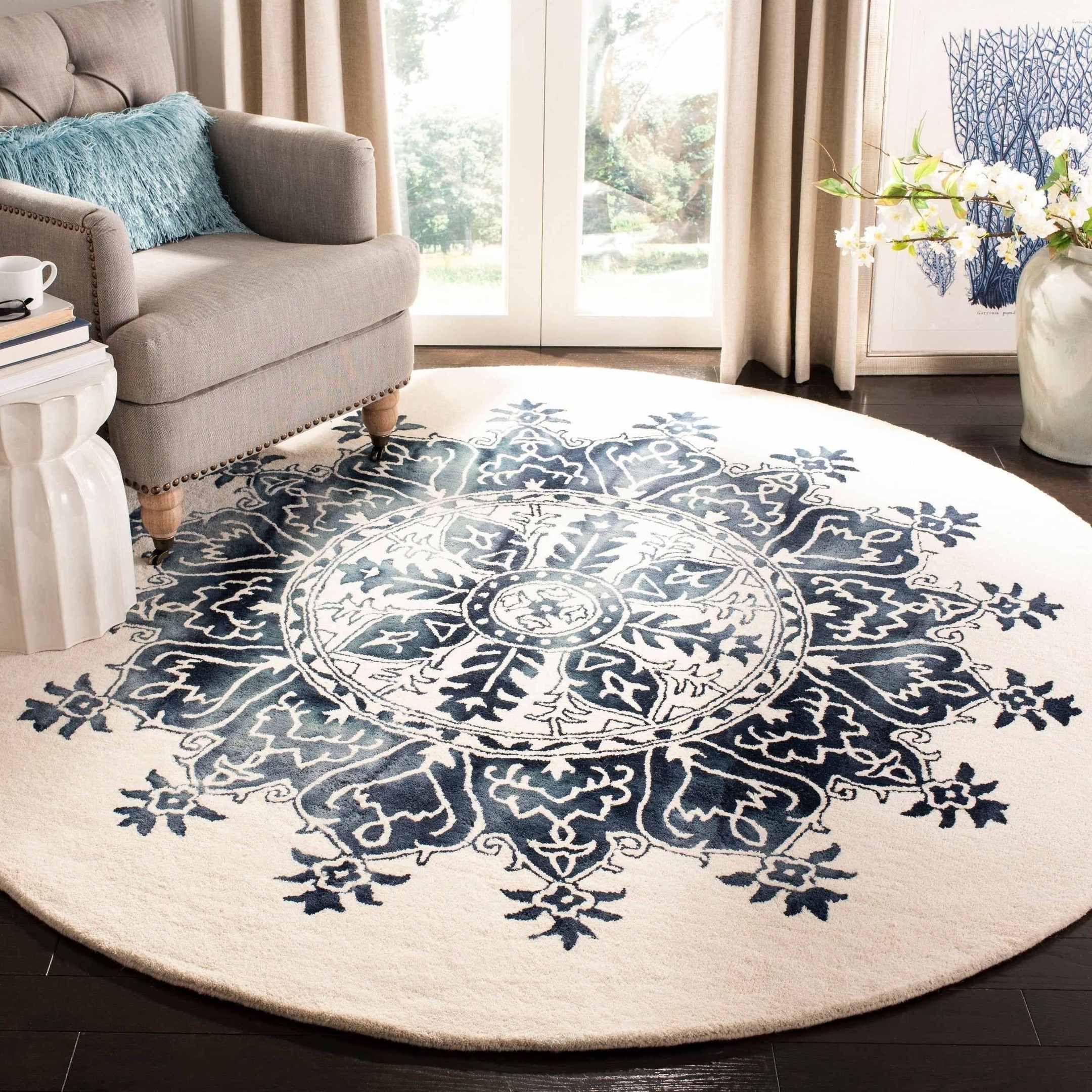 Vintage Geometric Round Carpet
