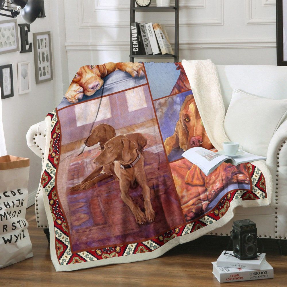 Vizsla Dog Sherpa Fleece Blanket